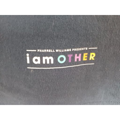 Pharrell Williams póló